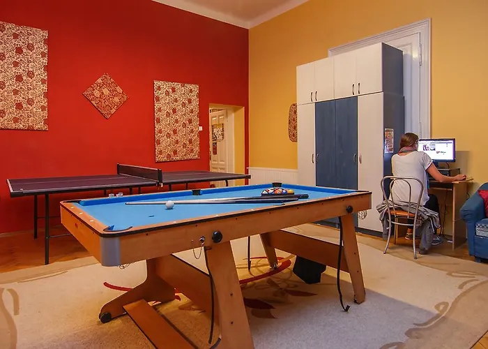 Hostal Transylvania *